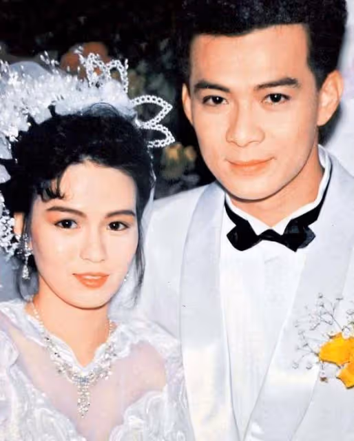 黃日華：妻子在他懷裡去世，發誓終身不婚不娶，一生摯愛亡妻一人