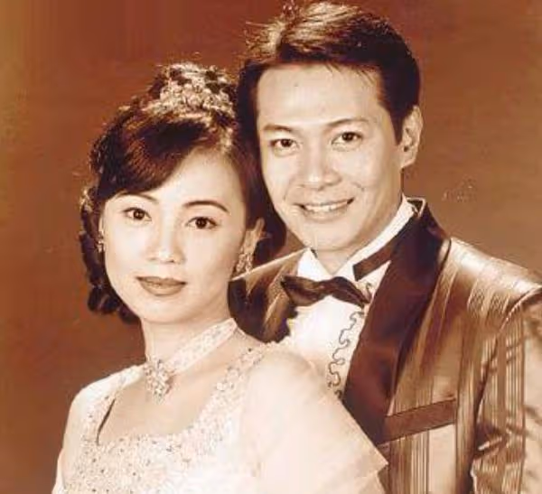 黃日華：妻子在他懷裡去世，發誓終身不婚不娶，一生摯愛亡妻一人