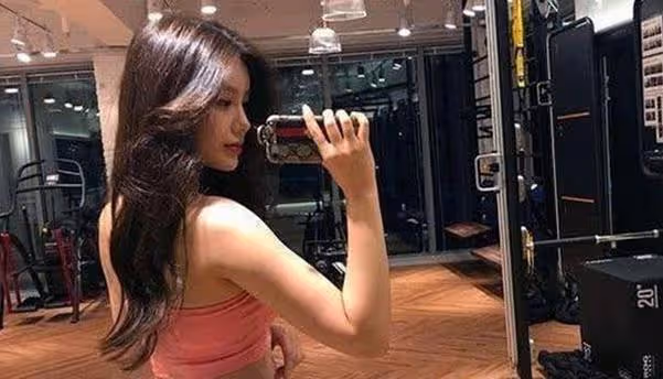 身高185的東北姑娘，本以為只剩下高了，看到長相和身材：我酸了