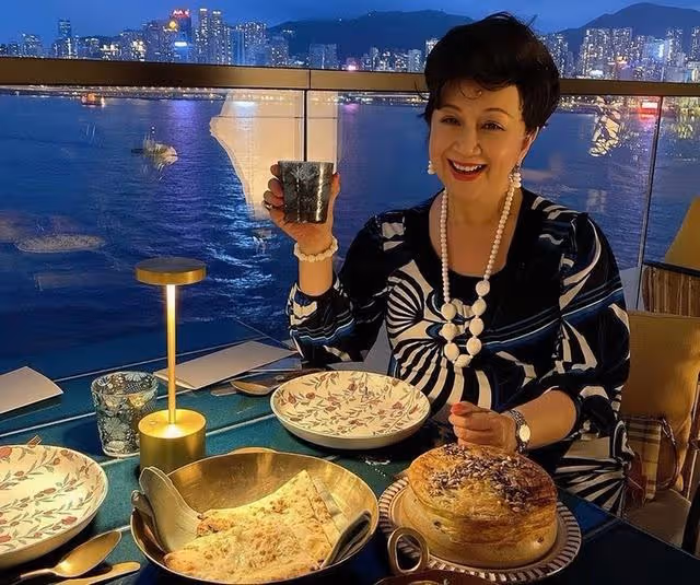 遺憾!71歲TVB著名老戲骨被曝情變,與小17歲內地圈外男友分手