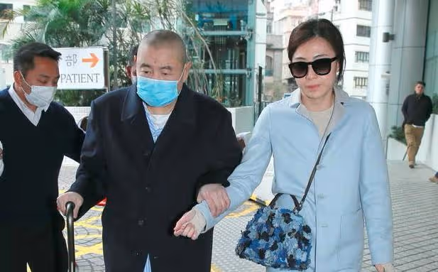 香港富商劉鑾雄:花三億借用丈母娘腎臟,小嬌妻愛他如命不顧母親