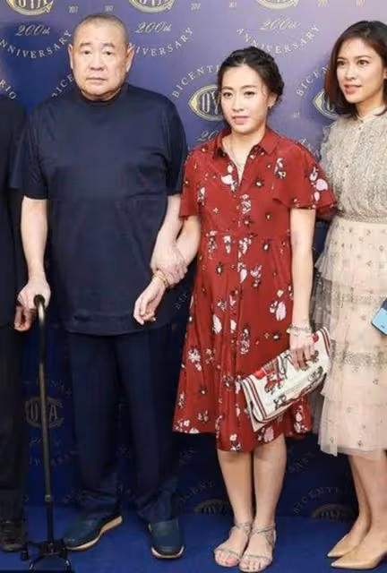香港富商劉鑾雄:花三億借用丈母娘腎臟,小嬌妻愛他如命不顧母親