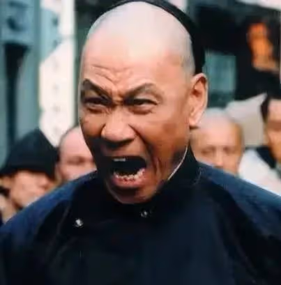與「絕色女星」鬧緋聞,花200萬和髮妻離婚,如今76歲仍單身!