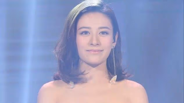 明星的生活有多豪氣?一雙鞋子價值一億元,網友:貧窮限制了想像