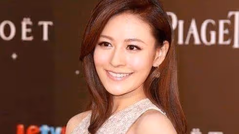 明星的生活有多豪氣?一雙鞋子價值一億元,網友:貧窮限制了想像