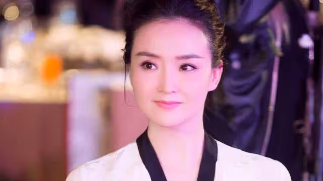 明星的生活有多豪氣?一雙鞋子價值一億元,網友:貧窮限制了想像