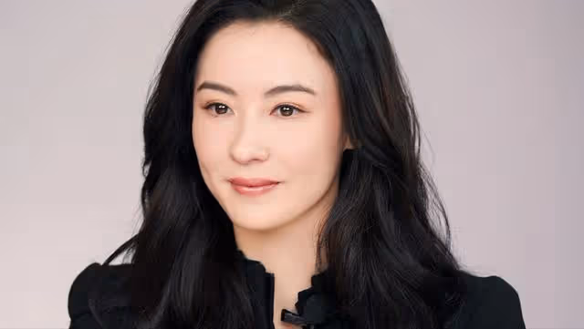 明星的生活有多豪氣?一雙鞋子價值一億元,網友:貧窮限制了想像