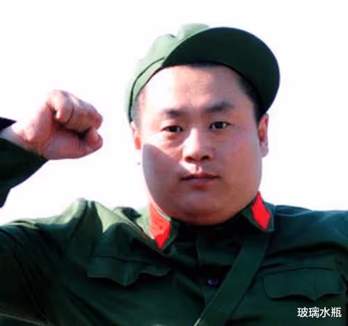 被趙本山力捧走紅,妻子陪他住10年地下室,如今開豪車住大別墅