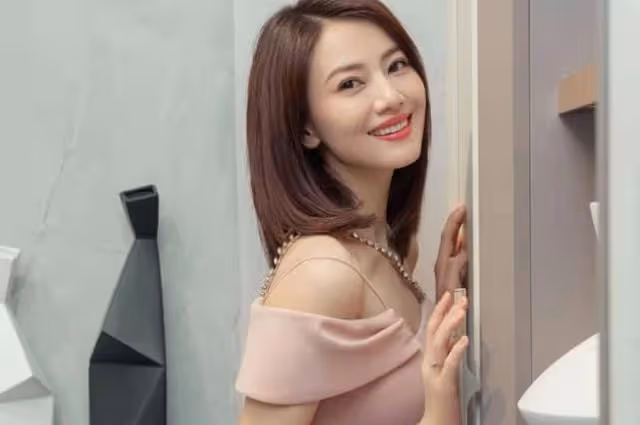 高圓圓懷二胎?參加活動,身穿緊身裙小腹微隆