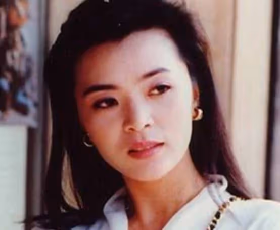 曾讓劉德華深深迷戀,周潤發曾為她自殺,今59歲單身無子嗣