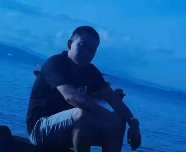 孫海洋大女兒曬照為爸爸慶生,孫海洋拍手節奏慢半拍,遭孫媽調侃