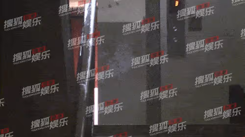 馬思純與男友深夜熱吻!身材發福素顏認不出,被捧臉親後同回愛巢