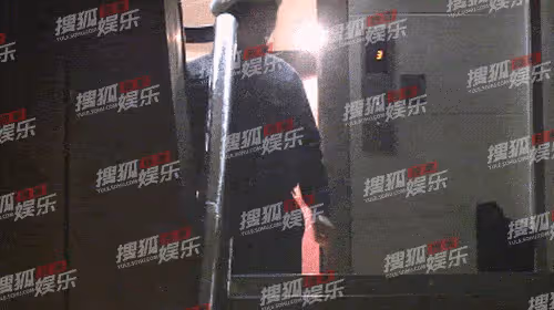 馬思純與男友深夜熱吻!身材發福素顏認不出,被捧臉親後同回愛巢