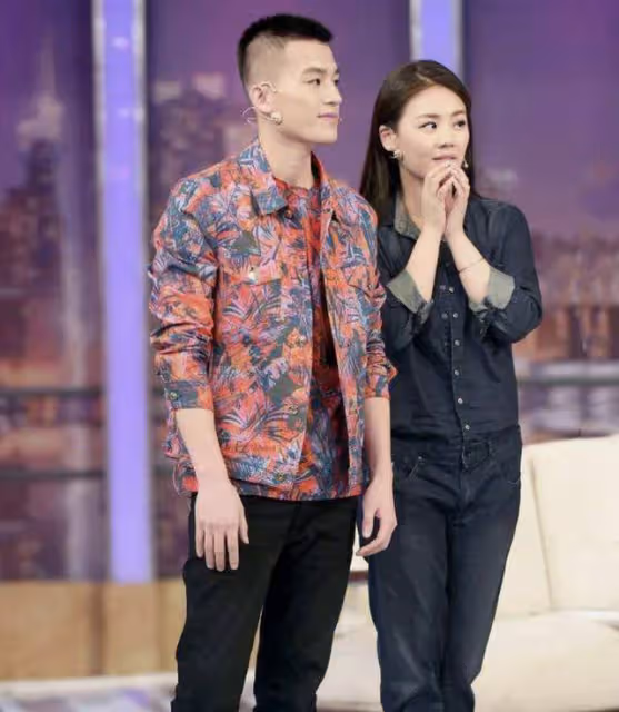 馬思純與男友深夜熱吻!身材發福素顏認不出,被捧臉親後同回愛巢