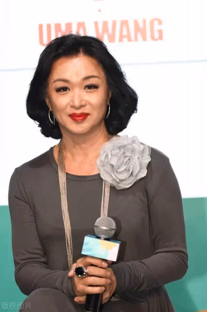 記者問金星變性前有沒有碰過女人，金星的回答讓人佩服