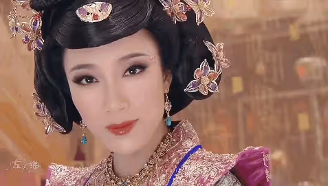 她終於復出:人間絕美黑蓮花,還得是她