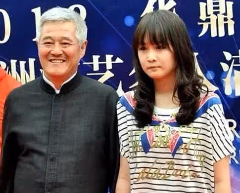 趙本山和「糟糠之妻」葛淑珍分開31年後,大女兒趙玉芳幸福嗎?