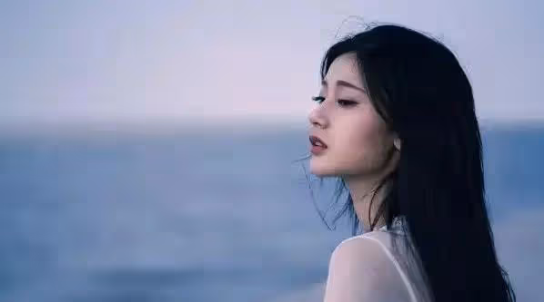 我在酒店開了間房,我心愛的女人卻帶著另一個男人過去滾床單