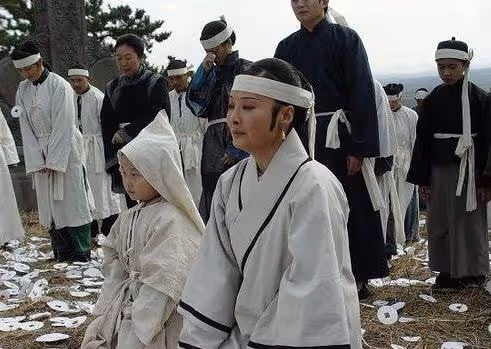 請母親進城住兩月,回家不久,照顧她13年的嫂子說:你快把媽領走