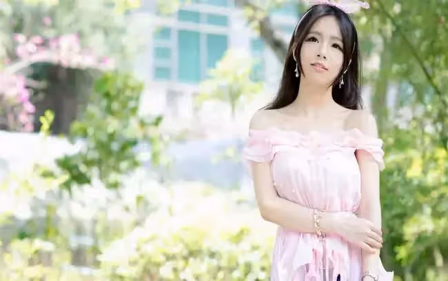 婆婆:你得學我,月子裡也能幹活;兒媳:你女兒坐月子,讓她學