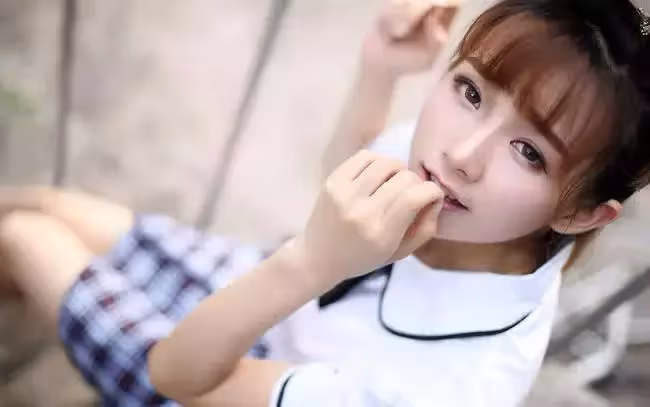 婆婆:你得學我,月子裡也能幹活;兒媳:你女兒坐月子,讓她學
