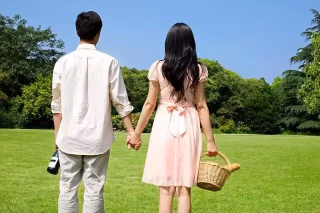 婆婆:兒媳,我女兒滿月走了,你帶孫子回家吧;阿姨,我們離婚了
