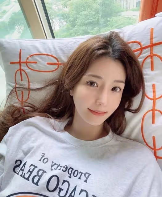 「韓國第一美胸」性感大片流出!黑絲翹臀比楊冪還撩