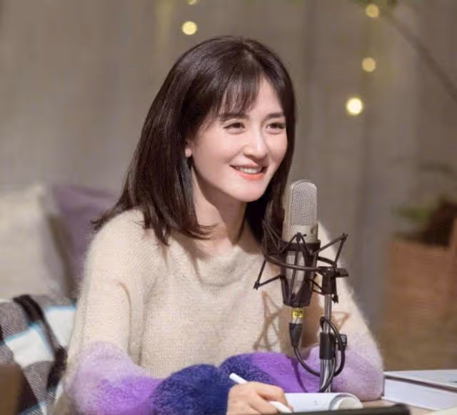 謝娜加盟東方衛視被疑跳槽,遭網友抵制炮轟,相關人士出面解釋