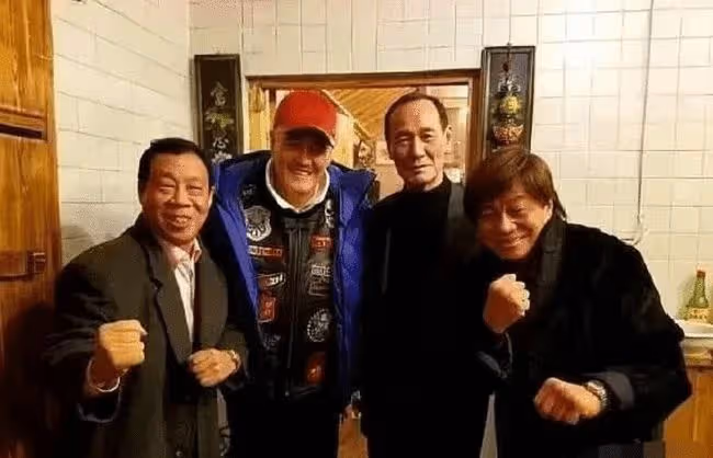 當年，陳惠敏去帝都推銷紅酒，臧天朔為盡地主之誼，特意點10瓶皇家禮炮