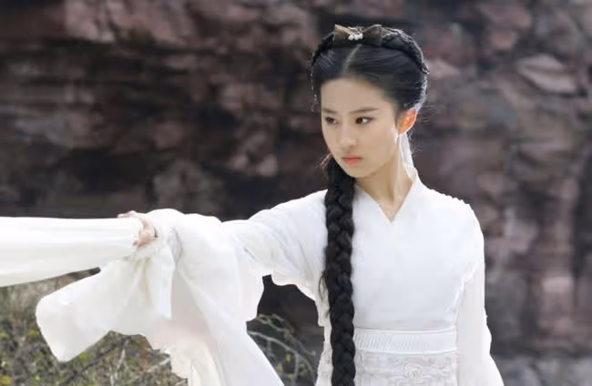 娛樂圈裡最安靜的女星,獲得獎項無數,網友稱只有她能擔得起「神仙姐姐」的稱號