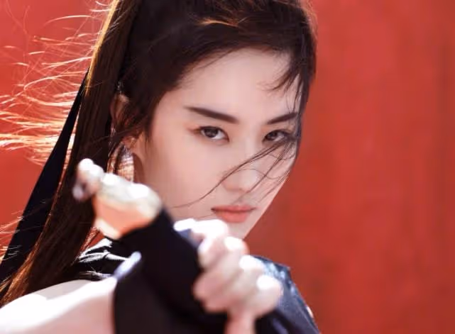 娛樂圈裡最安靜的女星,獲得獎項無數,網友稱只有她能擔得起「神仙姐姐」的稱號