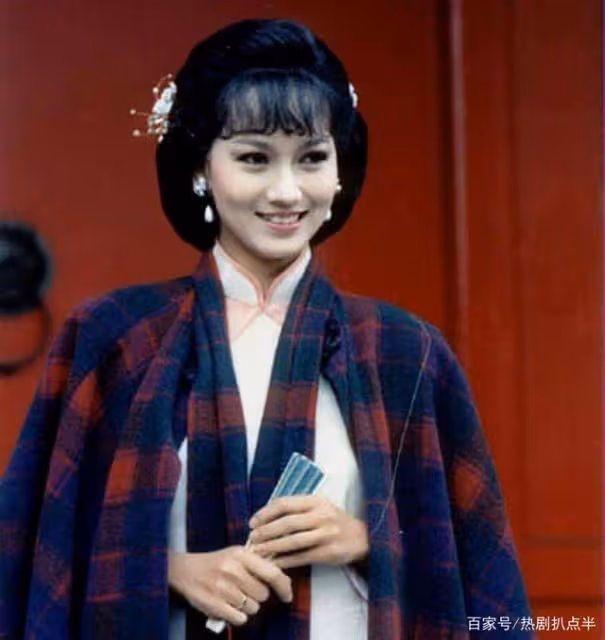 影視中的6位民國麻花辮美人:何晴清新,趙雅芝端莊,蔣勤勤水靈