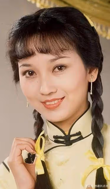 影視中的6位民國麻花辮美人:何晴清新,趙雅芝端莊,蔣勤勤水靈