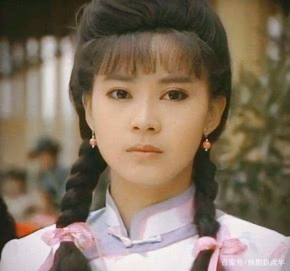 影視中的6位民國麻花辮美人：何晴清新，趙雅芝端莊，蔣勤勤水靈