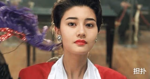 香港兩大絕色美人,一個最終嫁入千億豪門,另一個卻數次無緣豪門