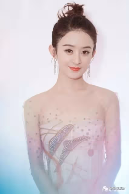 逆襲成功的趙麗穎,卻遲遲沒登上春晚,得知原因才明白她的無奈