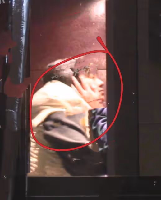 秀恩愛!馬思純深夜和男友親吻被拍,整個人胖到認不出