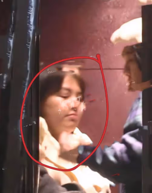 秀恩愛!馬思純深夜和男友親吻被拍,整個人胖到認不出