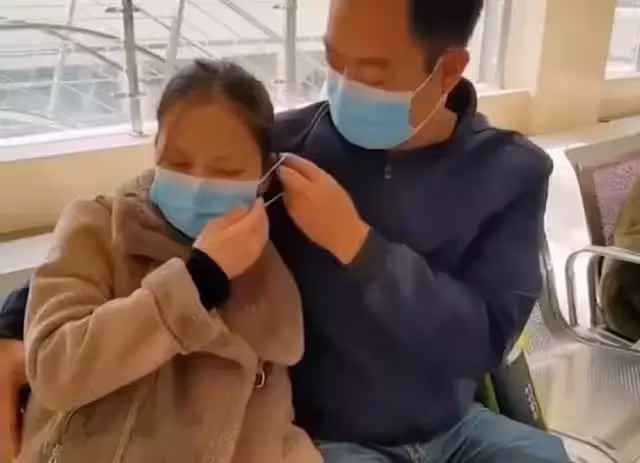 男子得知前妻患上重症,毅然決然選擇重婚,妻子不願拖累前夫卻被反駁:難關要一起度過