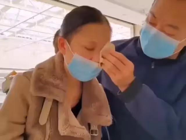 男子得知前妻患上重症,毅然決然選擇重婚,妻子不願拖累前夫卻被反駁:難關要一起度過