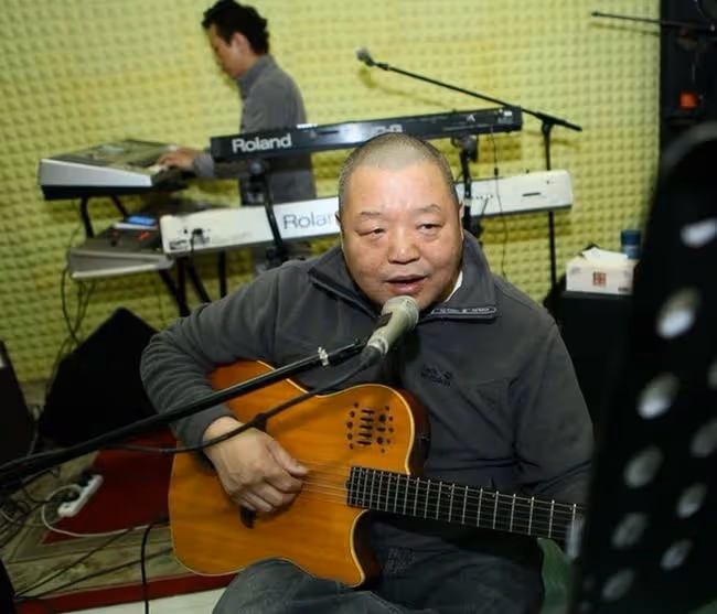搖滾才子臧天朔：拋棄斯琴格日樂，患癌拒絕朋友探望，54歲去世