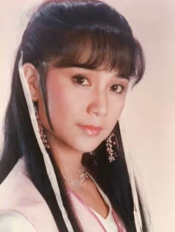 一心求子卻只生了三個女兒，一代「玉女」傅娟，愛得太卑微