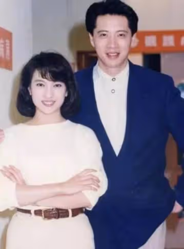 一心求子卻只生了三個女兒，一代「玉女」傅娟，愛得太卑微