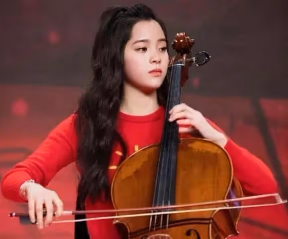 一心求子卻只生了三個女兒，一代「玉女」傅娟，愛得太卑微