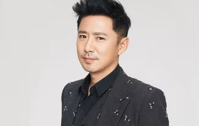 因拍戲結識,劇里叫她姐姐,劇外卻叫她媳婦,如今結婚20年憑藉《都挺好》走紅
