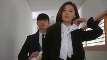 大女主全智賢新年第一雙鞋 FILA 確實有點東西