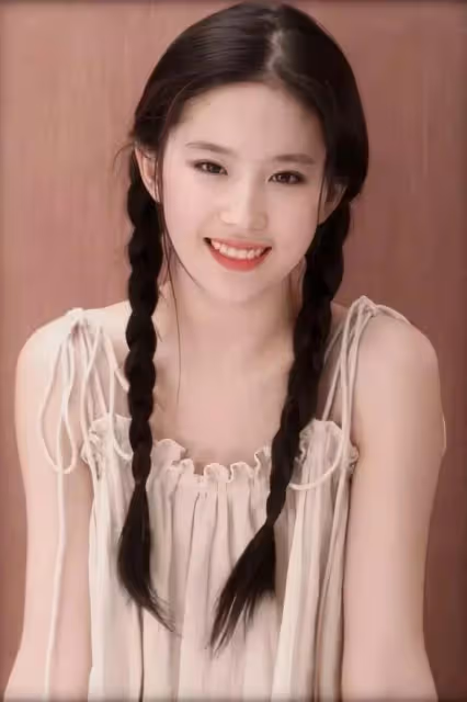「劉亦菲媽媽」劉曉莉的錯位人生,為了女兒犧牲自己可曾後悔過?