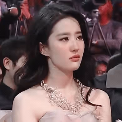 「劉亦菲媽媽」劉曉莉的錯位人生,為了女兒犧牲自己可曾後悔過?