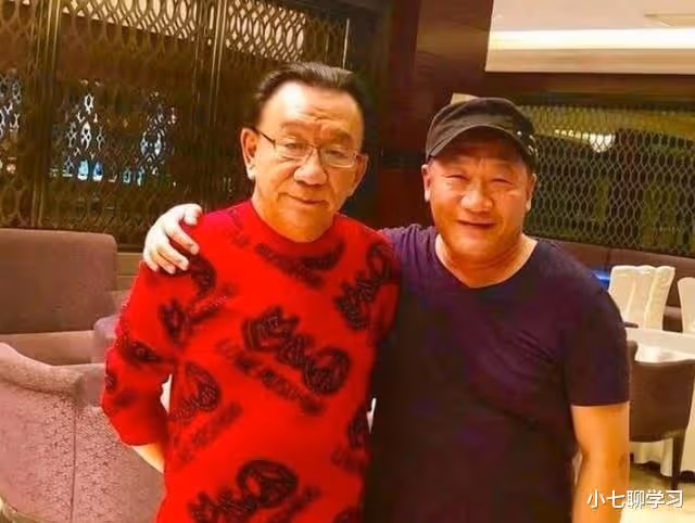 謝東為慶59歲生日,下雪天挑戰冬泳,網友:長得好像侯寶林