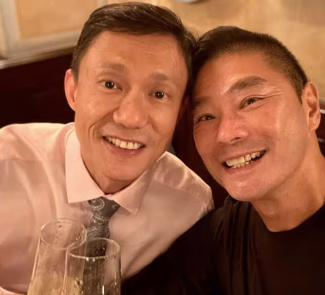 香港著名男主持與丈夫頻繁秀恩愛,結婚三年感情穩定,曾兩度患癌